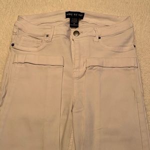 Body By Us white cuffed jeggings, size Medium. Very stretchy.